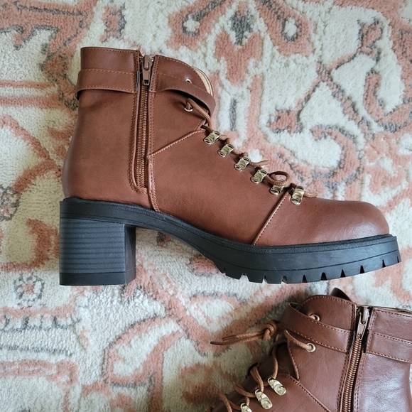 Chase + Chloe Emerson Platform Combat Booties NWOB - Picture 4 of 8